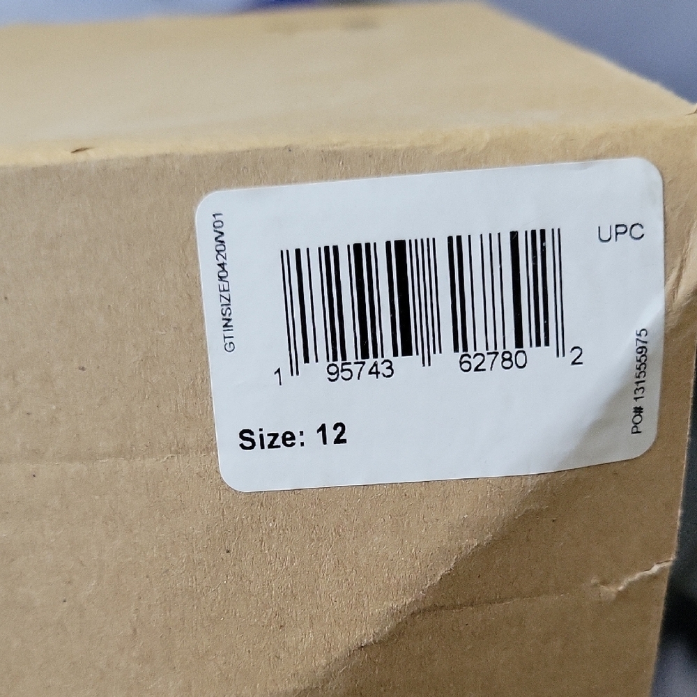 Yeezy FOAM RNR Size 12 Onyx - Used Good Condition - Og Box Slightly Damaged - Picture 4 of 5